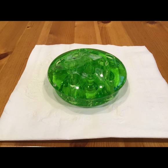 VINTAGE URANIUM GLASS FLOWER FROG GLOWY GREEN! - Picture 3 of 10